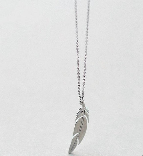 Bohemia Elegant Feather Pendant Necklace